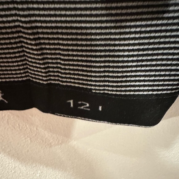 Lululemon 3 shirt bundle - size 10/12  simply tech - Picture 5 of 11